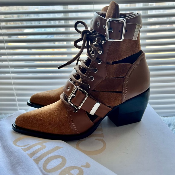 Chloé Suede Ankle Lace-Up Boots, Pointed-Toes, Block Heels, Lace-Up Closure - Picture 2 of 6